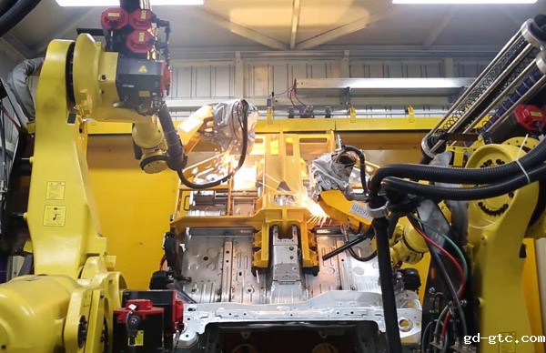 神龙汽车地板激光焊接