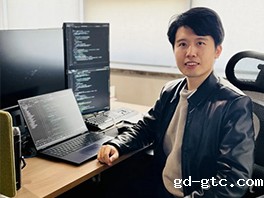 从深圳回到武汉，他“破茧成蝶”